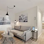 Daire Modern Elegance In Historical Center