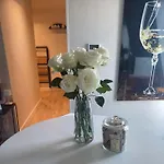 Modern Elegance In Historical Center アパート トリーア