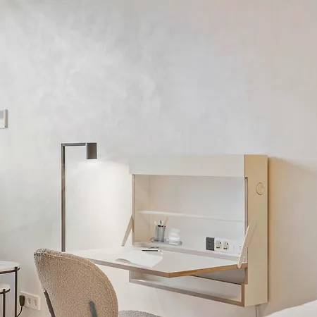 Modern Elegance In Historical Center Apartman