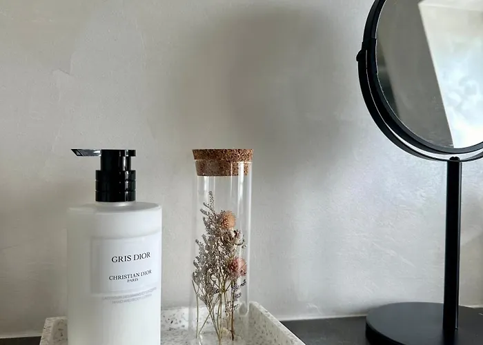 Modern Elegance In Historical Center 아파트 트리어