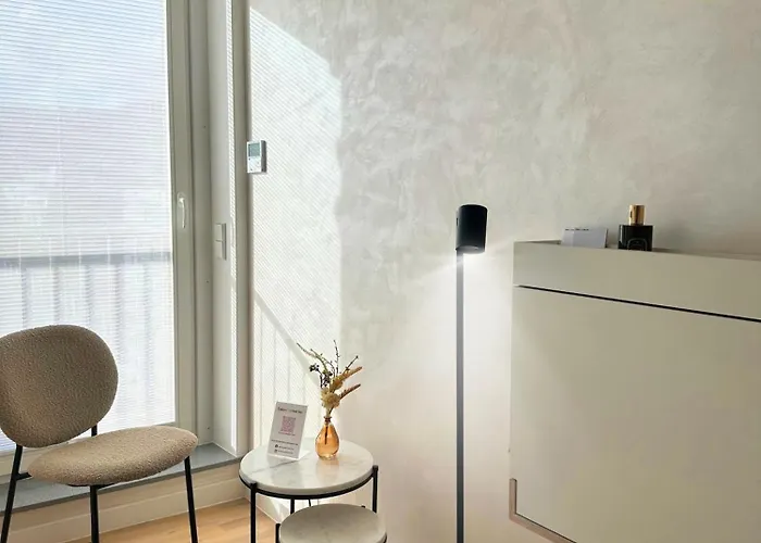 Modern Elegance In Historical Center Lejlighed