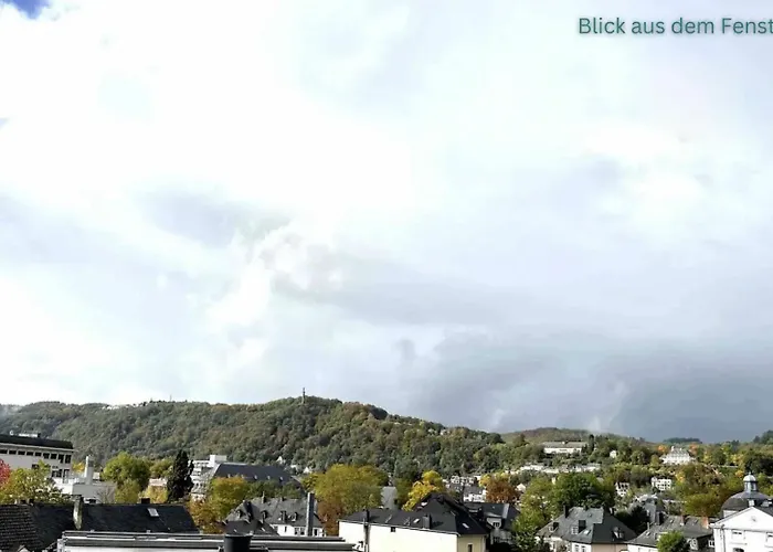 Modern Elegance In Historical Center 아파트 *